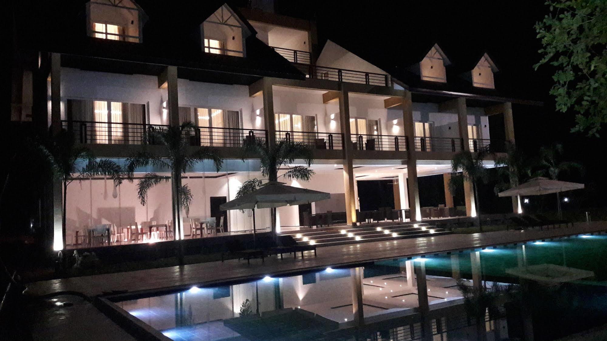 Cassandra Culture Resort Сигирия Экстерьер фото